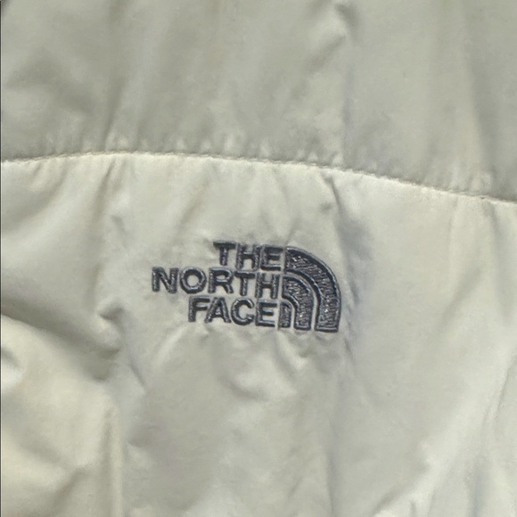 North Face White Puffer Jacket - Picture 4 of 12